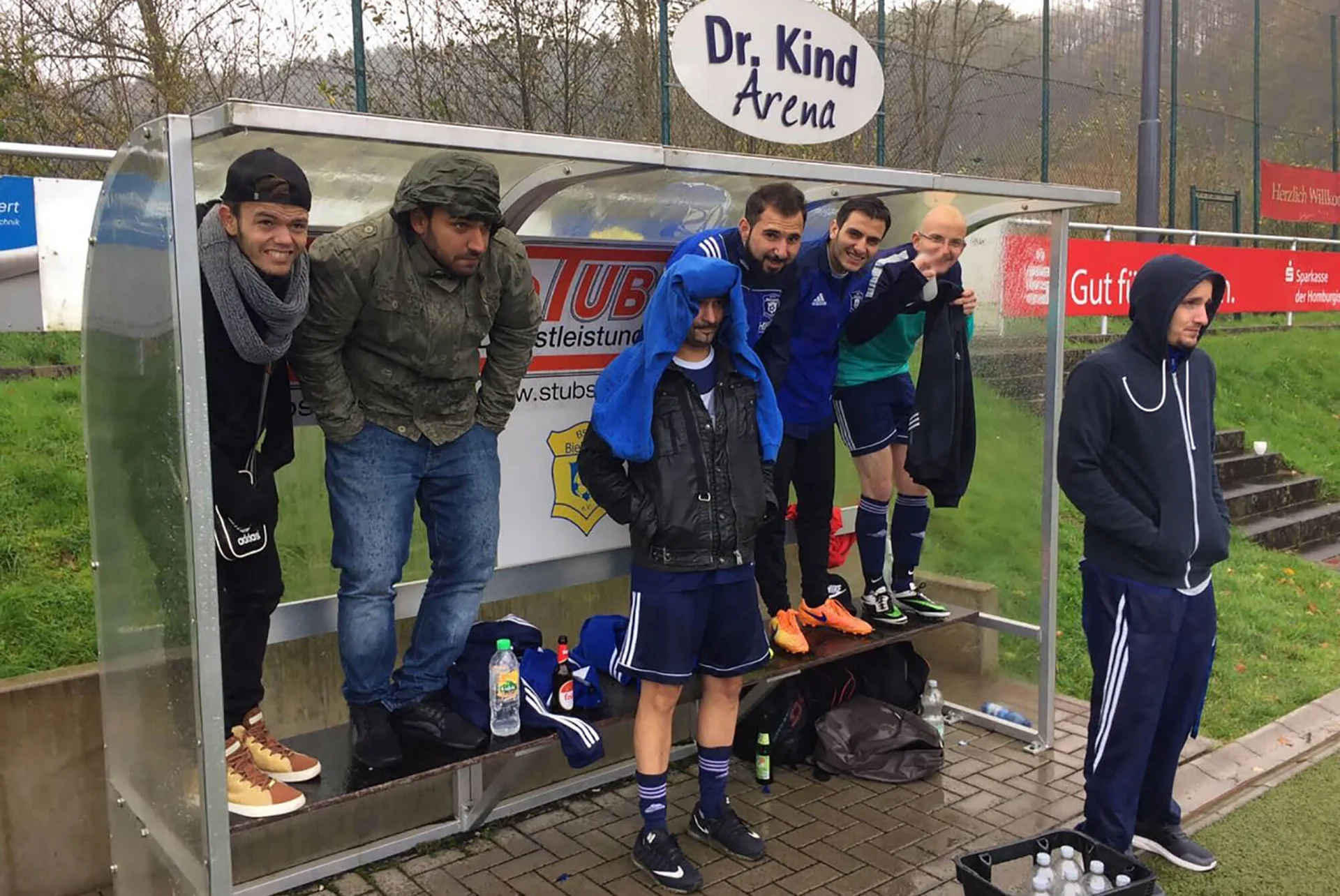 Teammitglieder und Fans gleichermaßen riefen die Dritte zum Sieg