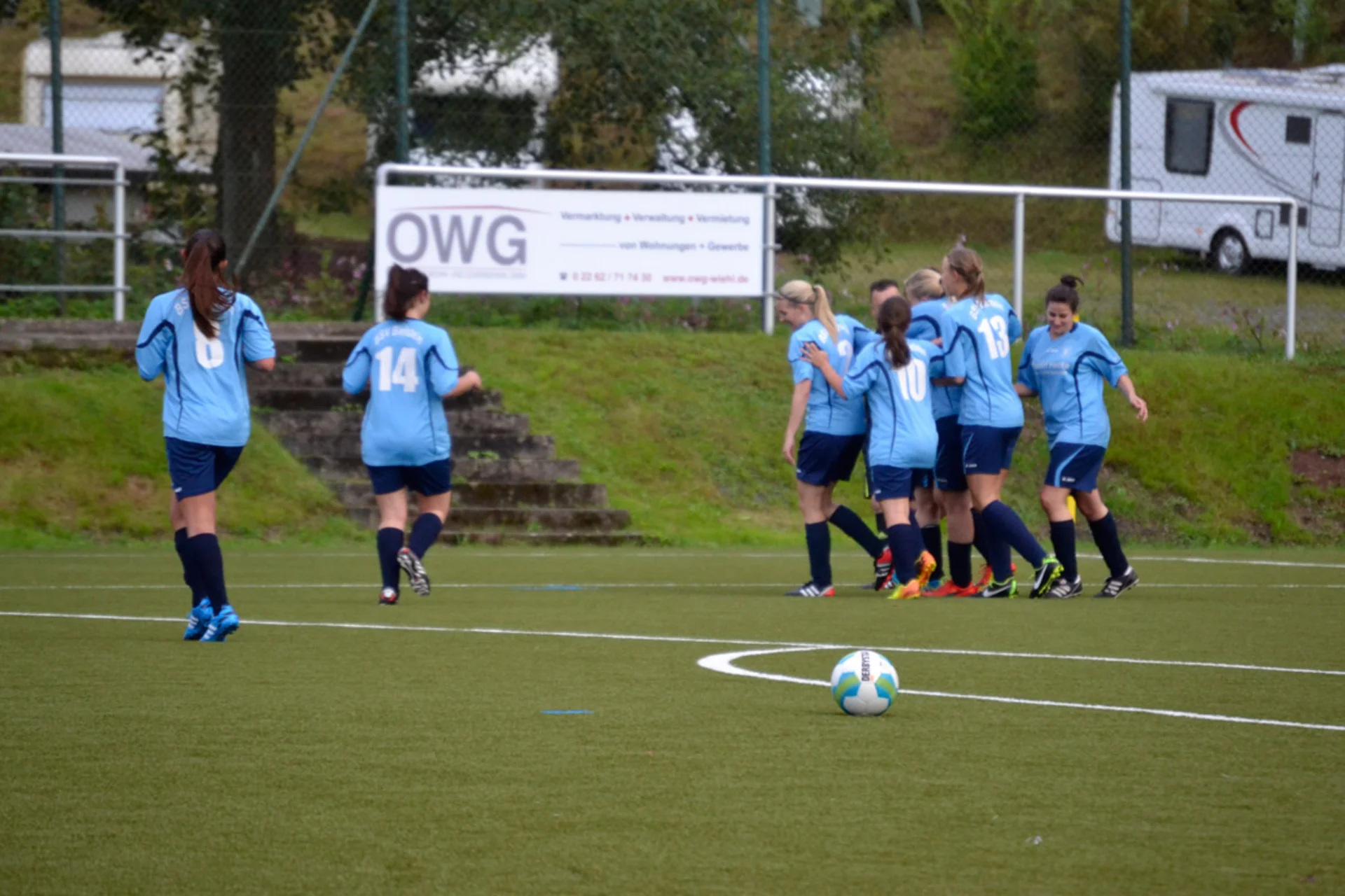 Allen Grund zum Jubeln: die Damen schicken den Landesligisten aus Eulenthal mit 3:2 nach Hause