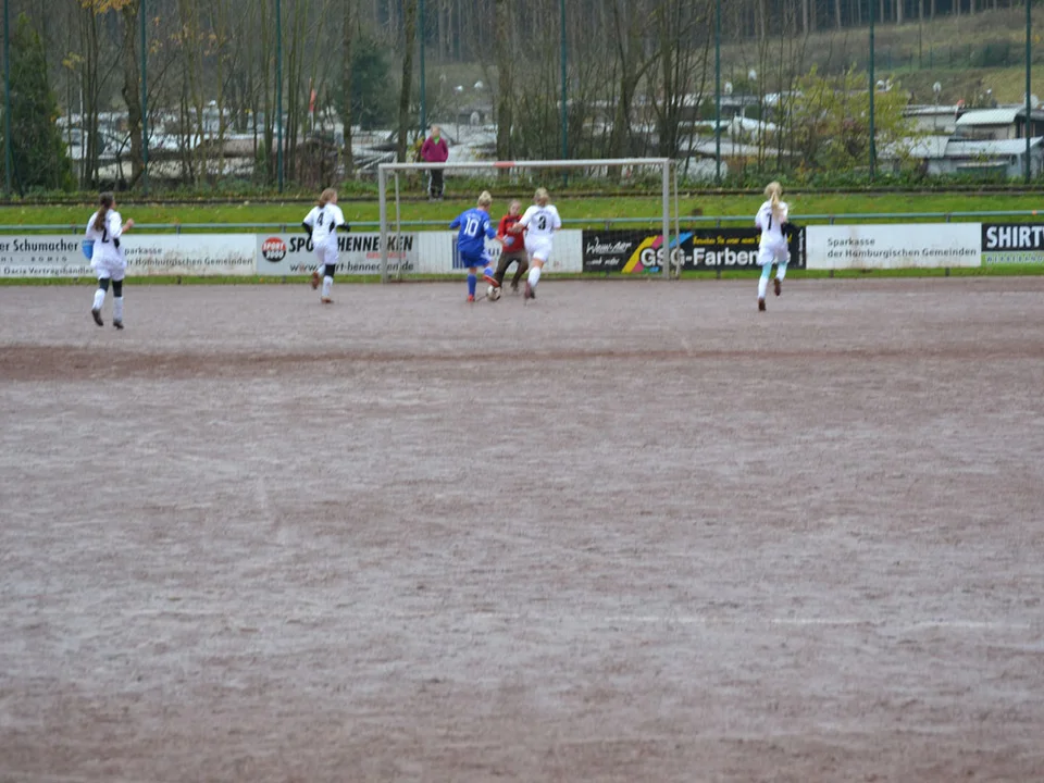 Dicke Chance für Sarah, die zwischenzeitlich allein auf weiter Flur agierte Dicke Chance für Sarah, die zwischenzeitlich allein auf weiter Flur agierte
