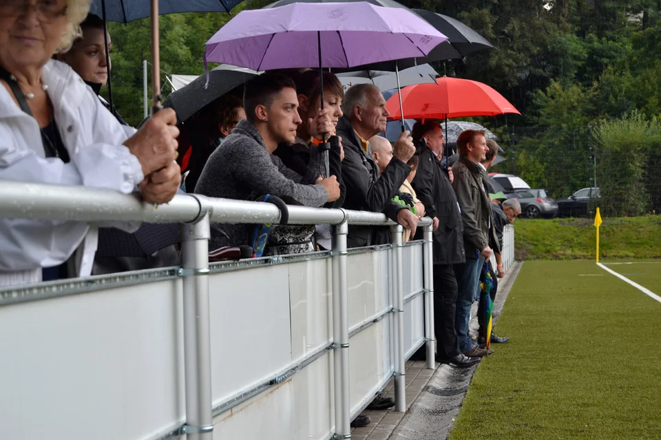 Gespannte Blicke: die Zuschauer lauschen den Worten ...