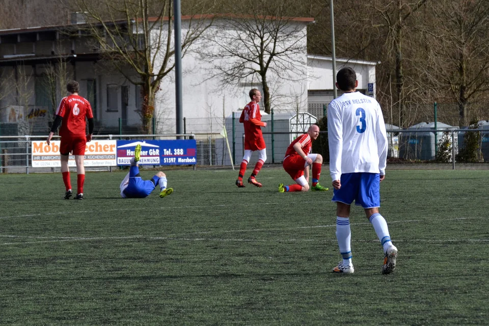 Das schmerzverzerrte Gesicht des Kapitäns ließ genauso wenig Gutes erahnen ... Das schmerzverzerrte Gesicht des Kapitäns ließ genauso wenig Gutes erahnen ...