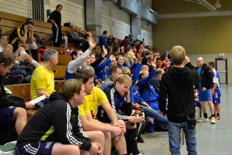 Winke, winke: die Tanzmäuse jubeln ihrem Prinzenpaar zu, Marcel Hühn verdreht die Augen Winke, winke: die Tanzmäuse jubeln ihrem Prinzenpaar zu, Marcel Hühn verdreht die Augen