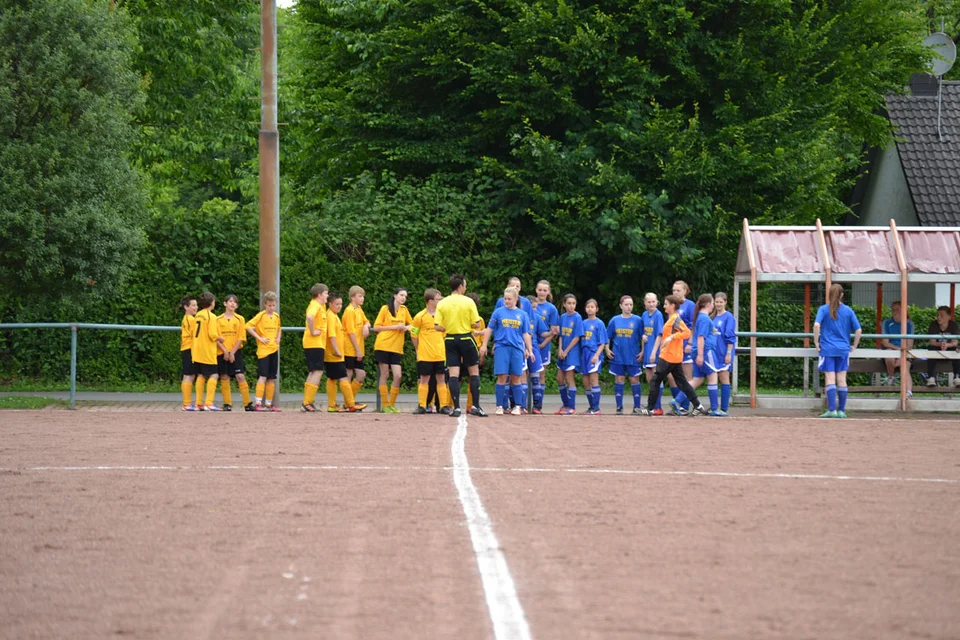 ... um mit den U15 Juniorinnen ... ... um mit den U15 Juniorinnen ...