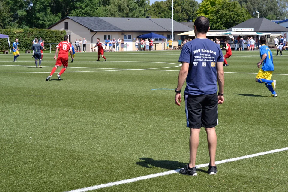 Trainer Mohamed Imharraf sah in Halbzeit 2 ein besseres Spiel seiner Mannschaft Trainer Mohamed Imharraf sah in Halbzeit 2 ein besseres Spiel seiner Mannschaft