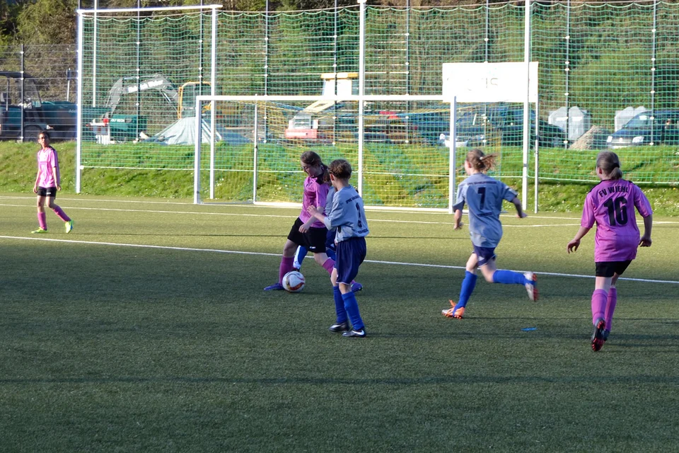 3 gegen 1: unsere Mädchen agierten offensiv zu oft in Unterzahl 3 gegen 1: unsere Mädchen agierten offensiv zu oft in Unterzahl