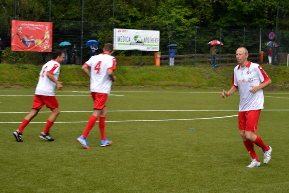 Aufwärmen deluxe: Matthias Scherz war einer der Ersten, die aus der Kabine stürmten, um sich aufzuwärmen