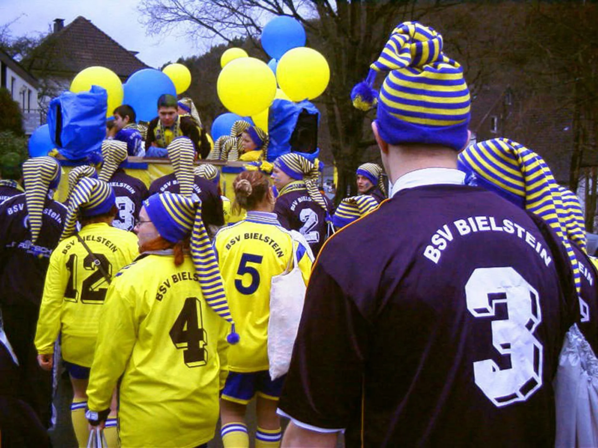 Wie in jedem Jahr nimmt der Verein auch 2014 wieder am Rosenmontagszug teil