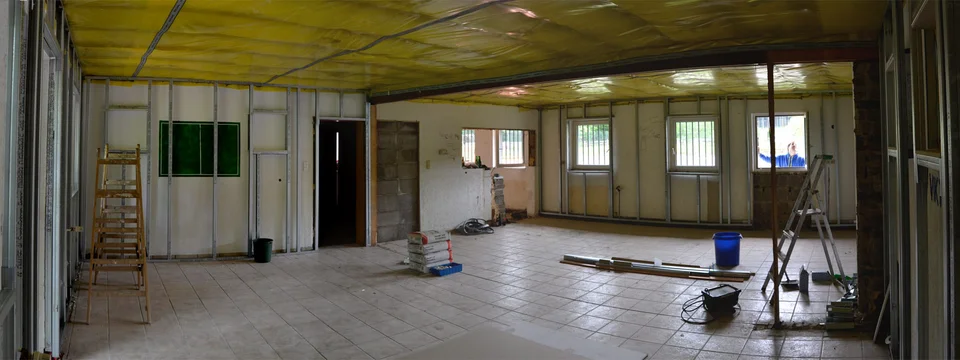 Panoramabild des gleich viel größer wirkenden Clubheims Panoramabild des gleich viel größer wirkenden Clubheims