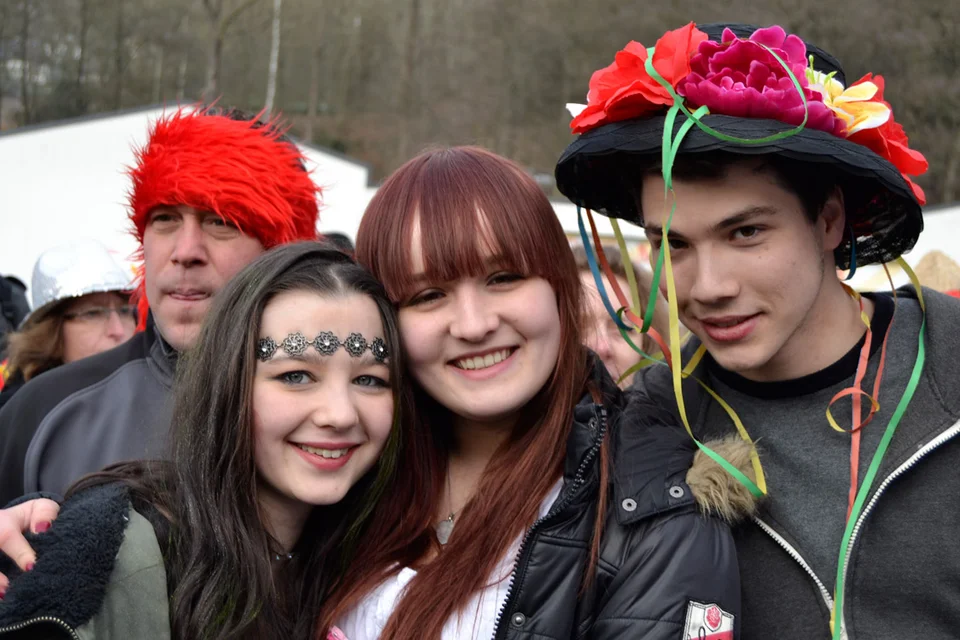 Wir kennen diese Menschen nicht, aber sie haben uns so lieb nach einem Foto gefragt, dass wir nicht widerstehen konnten Wir kennen diese Menschen nicht, aber sie haben uns so lieb nach einem Foto gefragt, dass wir nicht widerstehen konnten