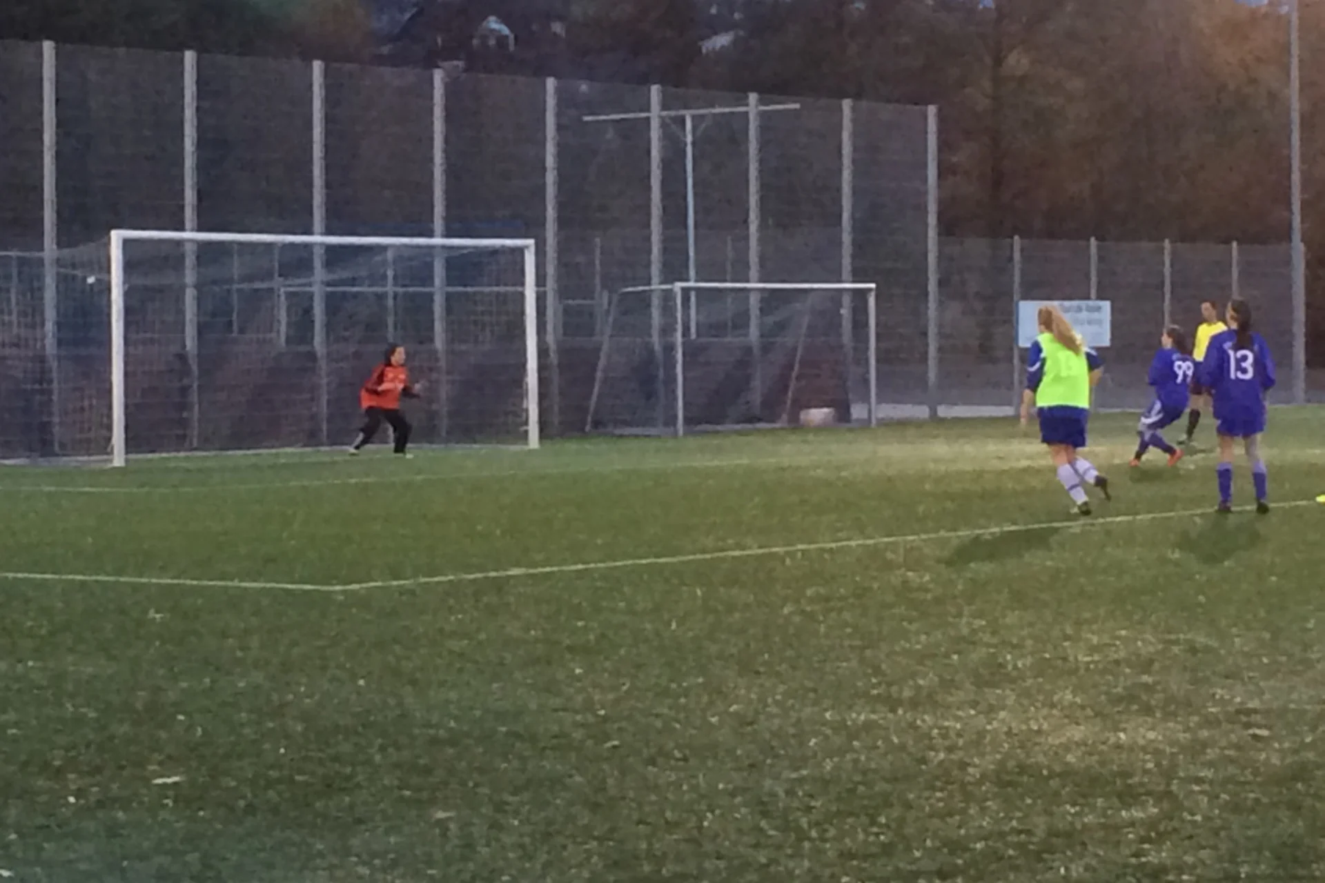 Die Mädchen boten dem Favorit aus Wiedenest lange Zeit Paroli und erkämpften ein Unentschieden