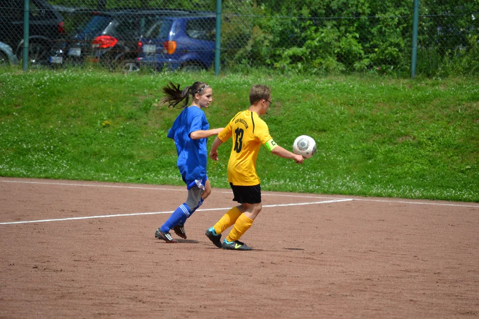 ... der den Ball abschirmt ... ... der den Ball abschirmt ...