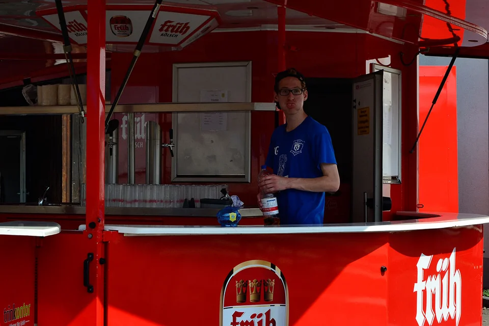 Auf die Hitze erst mal ne Apfelschorle: Benjamin Gries nimmt's mit Humor Auf die Hitze erst mal ne Apfelschorle: Benjamin Gries nimmt's mit Humor