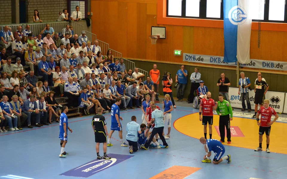 Verletzungsunterbrechung: Christoph Schindler muss behandelt werden Verletzungsunterbrechung: Christoph Schindler muss behandelt werden