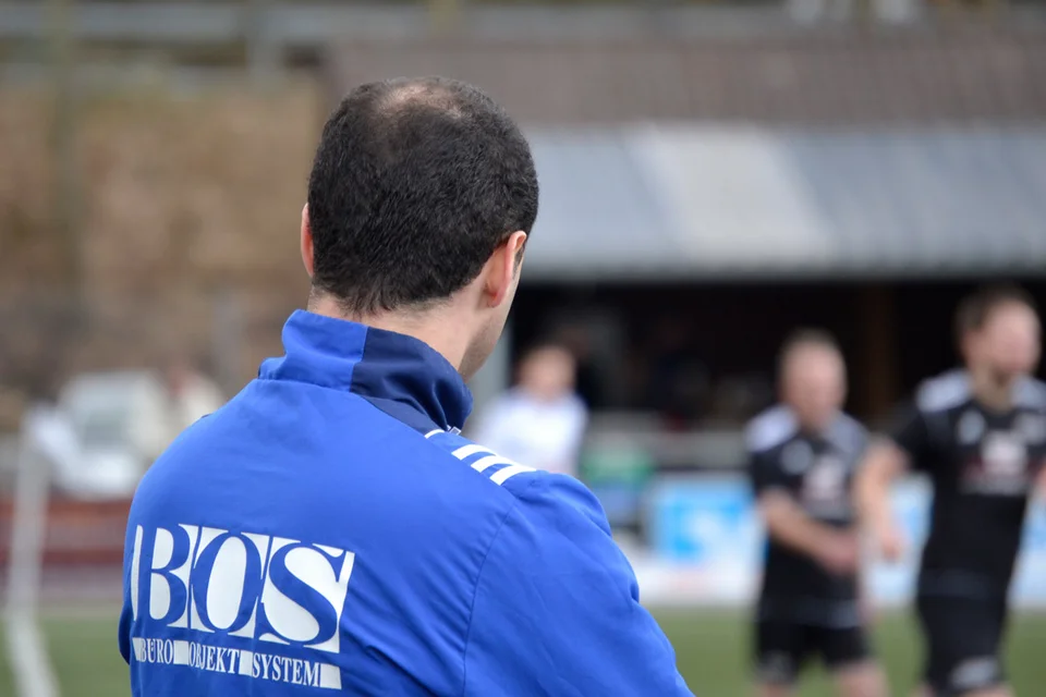 Trainer Mohamed Imharraf konnte zufrieden sein - seine Mannschaft zeigte wieder einmal eine gute Leistung Trainer Mohamed Imharraf konnte zufrieden sein - seine Mannschaft zeigte wieder einmal eine gute Leistung