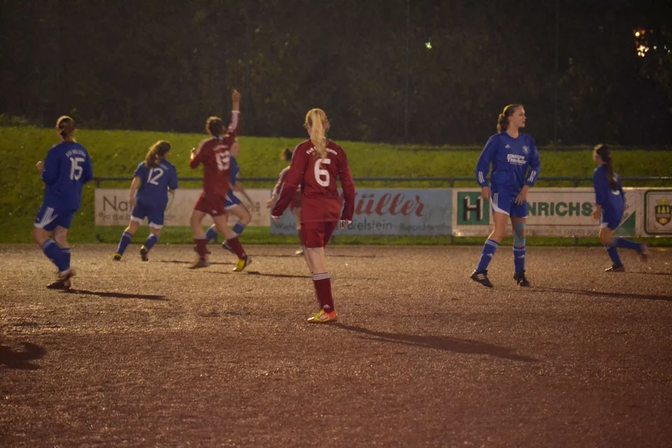 Die Unordnung in der Reichshofer Hintermannschaft konnten die Bielsteinerinnen oftmals für sich nutzen Die Unordnung in der Reichshofer Hintermannschaft konnten die Bielsteinerinnen oftmals für sich nutzen