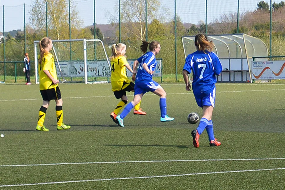 Wahnsinnig viel unterwegs: Linda Nickel und Eugenie Sawinkin rissen in Halbzeit 2 viele Meter Wahnsinnig viel unterwegs: Linda Nickel und Eugenie Sawinkin rissen in Halbzeit 2 viele Meter