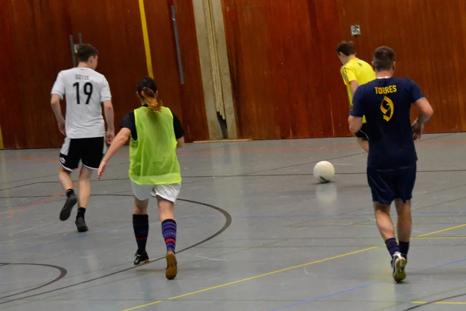 ... und im Zweikampf mit Sven Sadowski ... und im Zweikampf mit Sven Sadowski