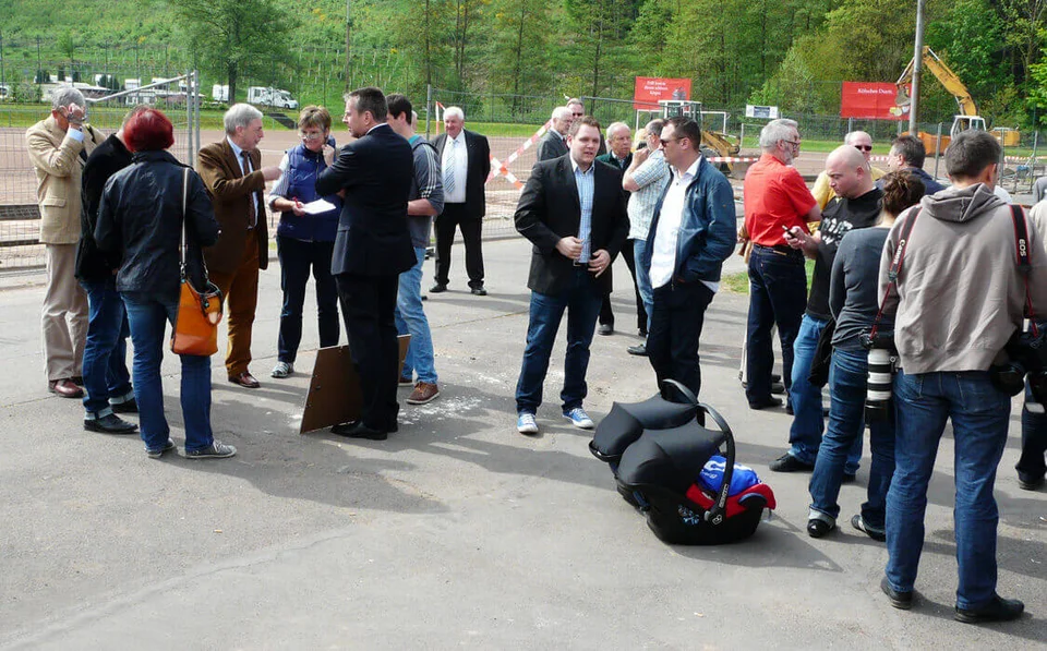 Alles, was Rang und Namen hat, kam zu Besuch: Vertreter aus Politik und Wirtschaft wollten sich den Spatenstich nicht entgehen lassen