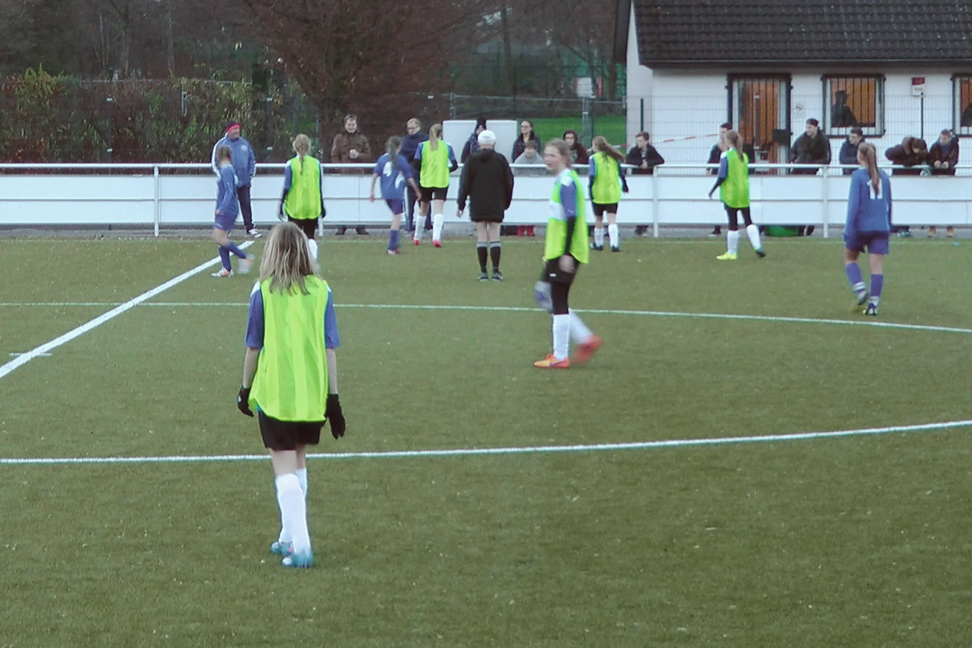 Für unsere Mädchen setzte es eine verdiente, wenngleich wieder einmal sehr überflüssige Niederlage