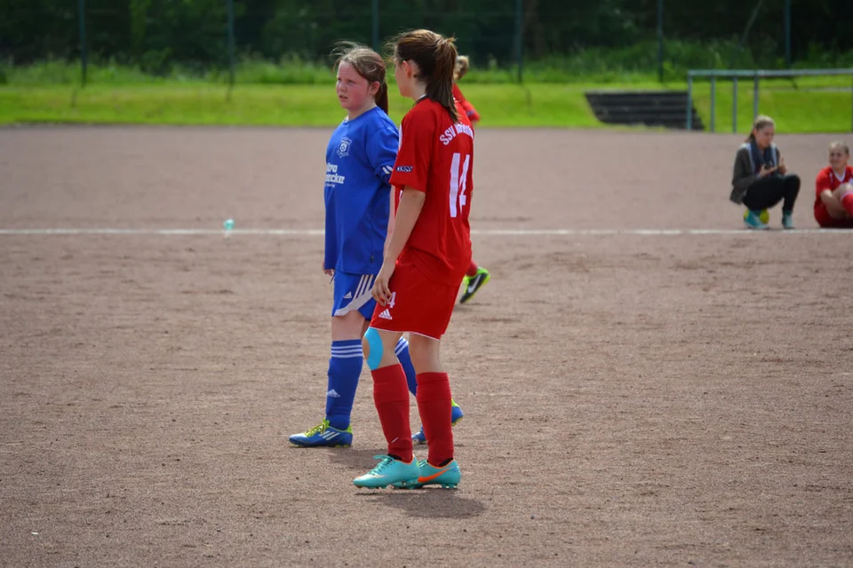 Tokessa Hoevel traf auch heute wieder ins Tor und ebnete so den Weg zum verdienten Sieg Tokessa Hoevel traf auch heute wieder ins Tor und ebnete so den Weg zum verdienten Sieg