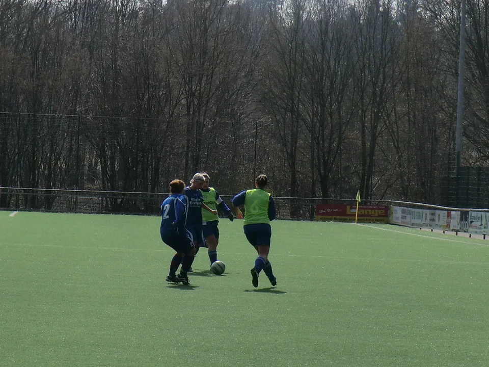 Nici lässt ihrer Gegenspielerin keinen Platz zur Entfaltung