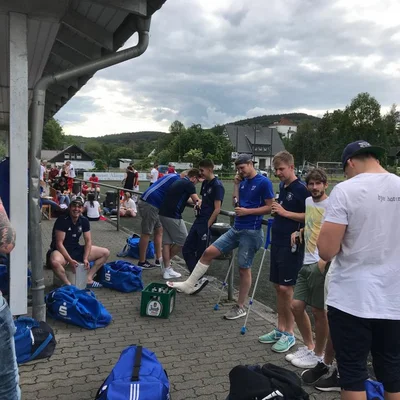 Nach dem Spiel gegen Morsbach ging es für unsere Erste Herren schnurstracks in die Vereinskneipe Haus Kranenberg, um den Saisonabschluss zu feiern