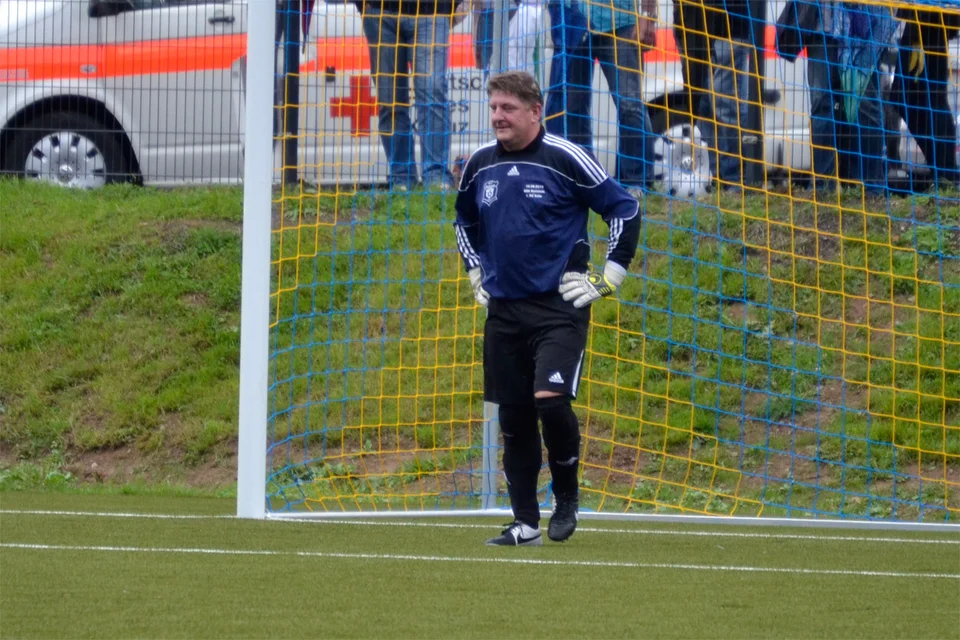 Bewahrte sein Team mit einigen aberwitzigen Paraden vor einer höheren Niederlage: Siggi „Der Teufelskerl“ Kampka
