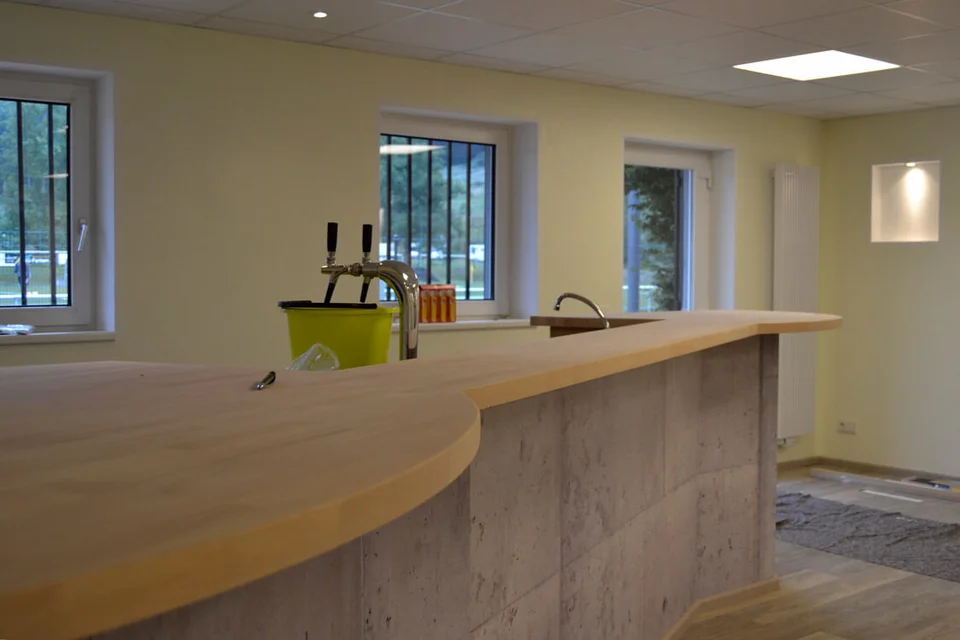 Die neue Theke ist ein richtiges Schmuckkästchen Die neue Theke ist ein richtiges Schmuckkästchen