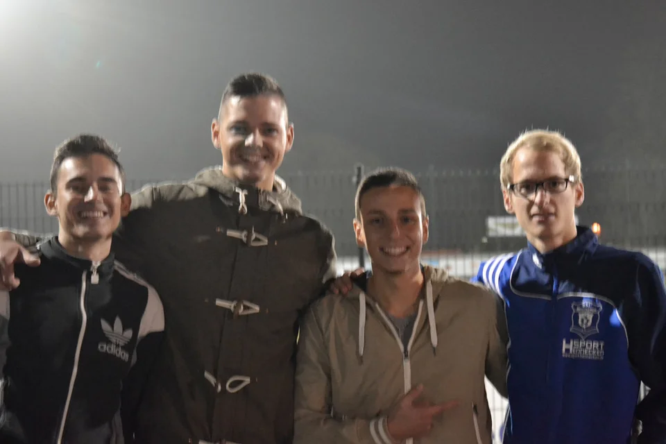 ... posieren gemeinsam mit Fotograf Benjamin Gries für ein Gruppenbildchen