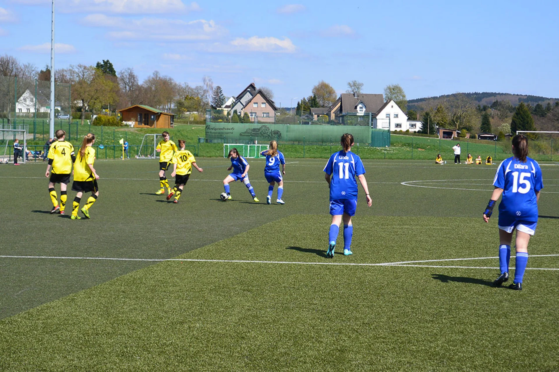 Dank einer echten Energieleistung ringen unsere U17 Mädchen die Gastgeberinnen nieder