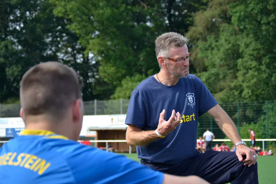 Trotz kritischen Blicks zufrieden mit der Leistung der Mannschaft: Dietmar Herhaus