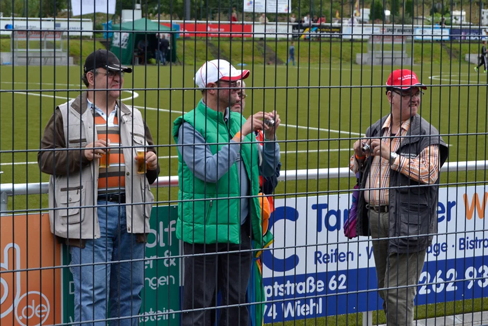 Fototouristen: der 1. FC Köln zog wie erhofft zahlreiche Fans aus dem gesamten Rheinland an