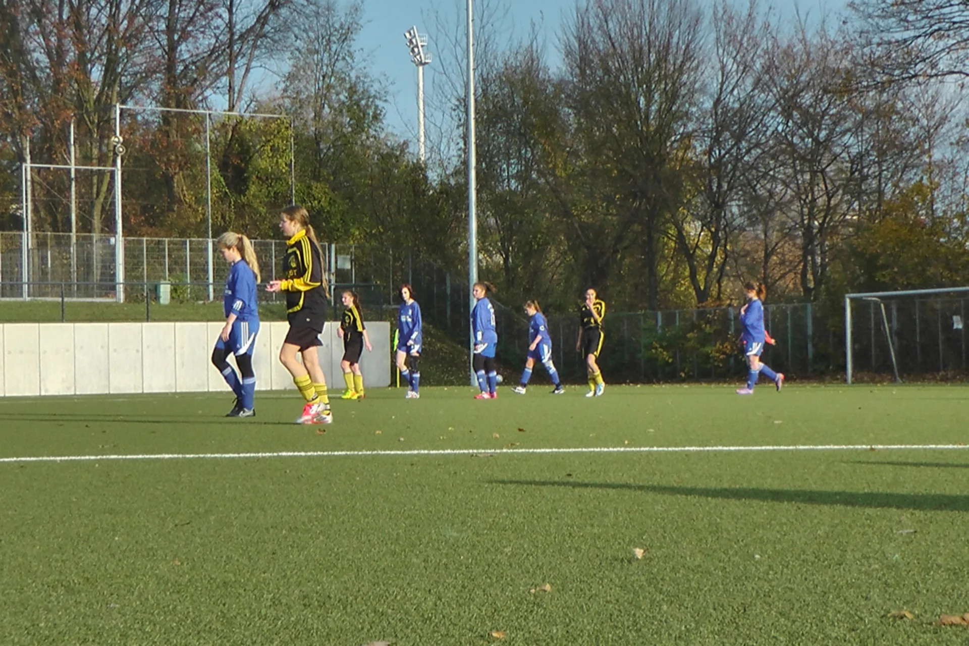 Weil man die zweite Halbzeit komplett verschlief, unterlagen unsere U17 Mädchen verdient mit 2:3