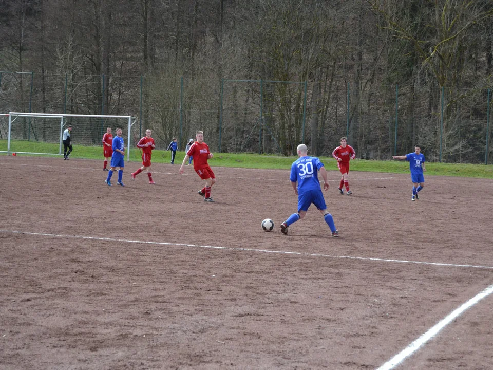 Christopher Schrahe sucht nach Anspielstationen Christopher Schrahe sucht nach Anspielstationen