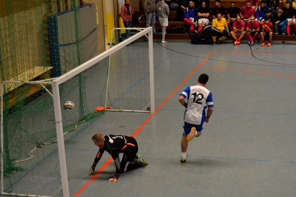 Schönes Tor: ein Soenneckener Akteur trifft zur Führung gegen die Stadt Wiehl Schönes Tor: ein Soenneckener Akteur trifft zur Führung gegen die Stadt Wiehl