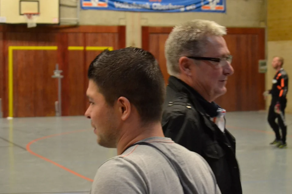 Amüsantes Duo: Turnierorganisator Christopher Pethe und Vereinsgönner Bernd Heinrichs Amüsantes Duo: Turnierorganisator Christopher Pethe und Vereinsgönner Bernd Heinrichs