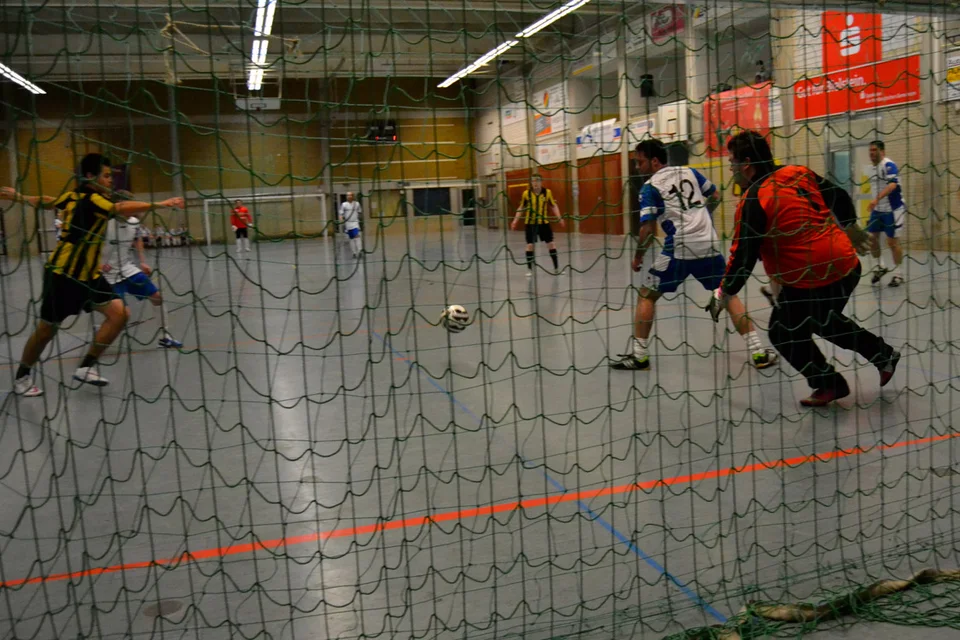 ... musste in der einen oder anderen Situation Kopf und Kragen riskieren, um kein Gegentor zu kassieren ... musste in der einen oder anderen Situation Kopf und Kragen riskieren, um kein Gegentor zu kassieren