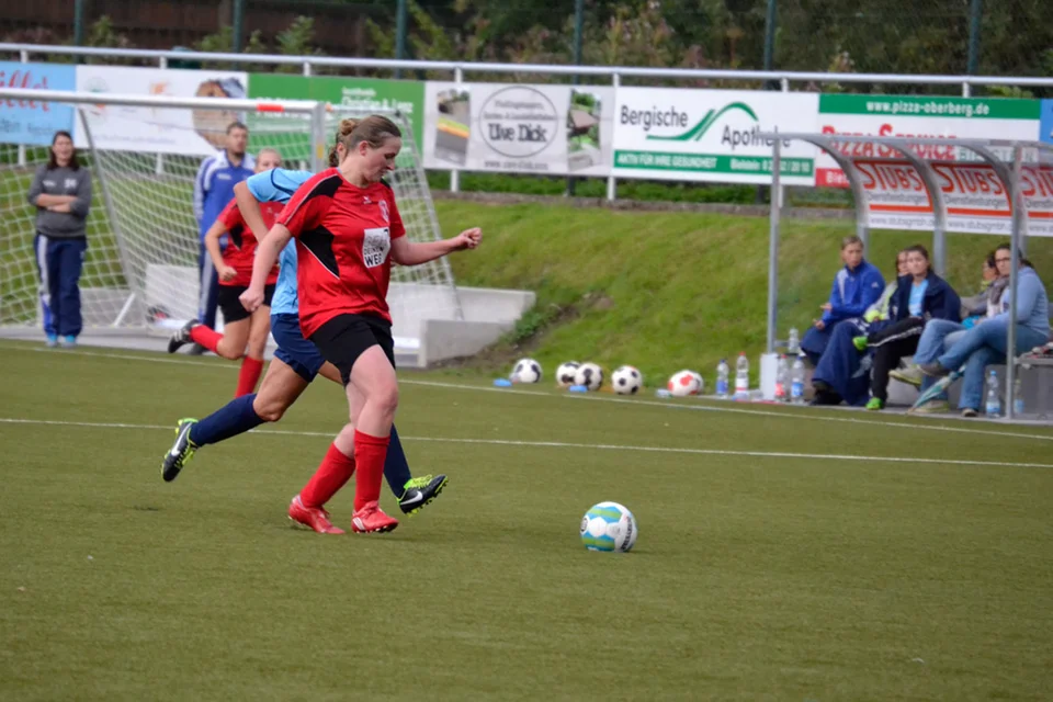 Sportstudentin Ira Wagner ... Sportstudentin Ira Wagner ...