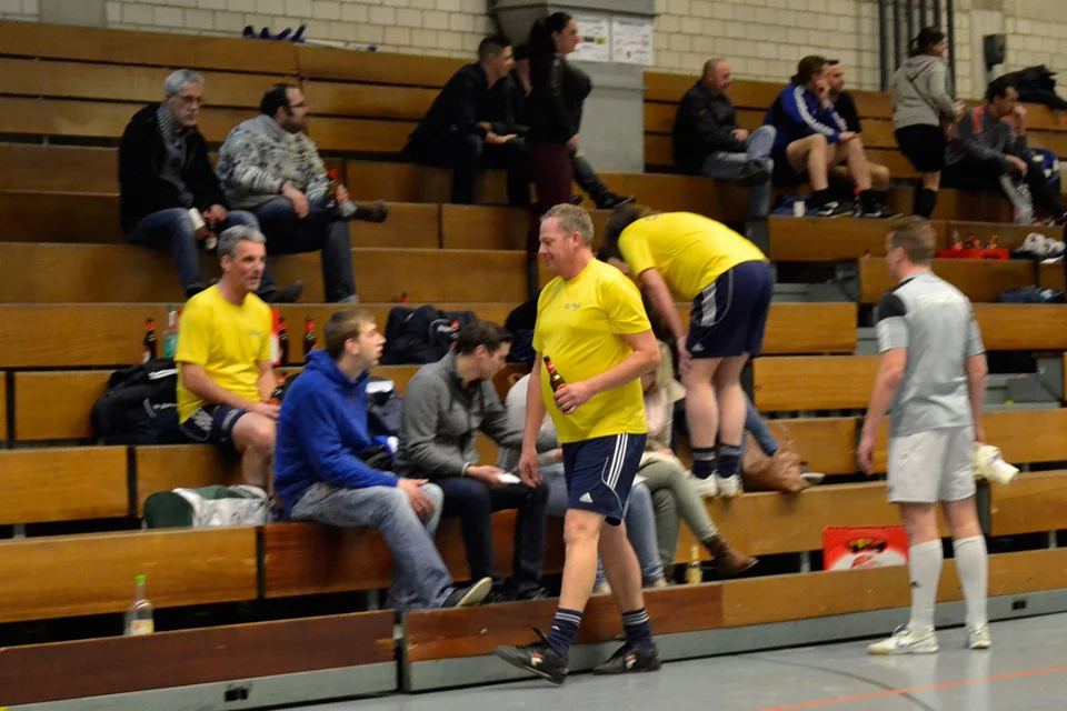 Ließen sich ihre Laune auch nicht durch das Ausscheiden vermiesen: die Old Boys des BSV Bielstein Ließen sich ihre Laune auch nicht durch das Ausscheiden vermiesen: die Old Boys des BSV Bielstein