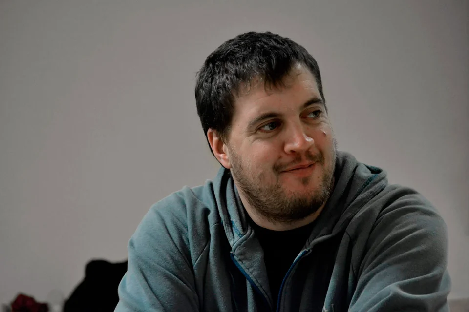 Entspanntester Theken-Mann ever: Carsten Fricke sorgte sich um das Ausschenken der Getränke und das Ausgaben der Fressalien Entspanntester Theken-Mann ever: Carsten Fricke sorgte sich um das Ausschenken der Getränke und das Ausgaben der Fressalien