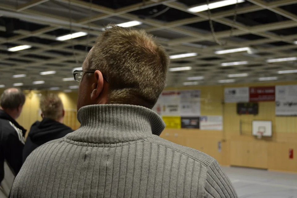 Stefan Kapp beobachtete das Treiben in der Halle mit Interesse Stefan Kapp beobachtete das Treiben in der Halle mit Interesse