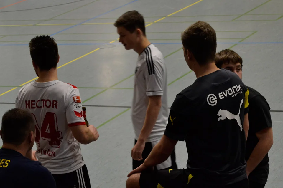 Taktikbesprechung: Ronnie Schmidt, Sören Heinzelmann, Nico Nördtling, André Kühn und Fabian Seinsche Taktikbesprechung: Ronnie Schmidt, Sören Heinzelmann, Nico Nördtling, André Kühn und Fabian Seinsche