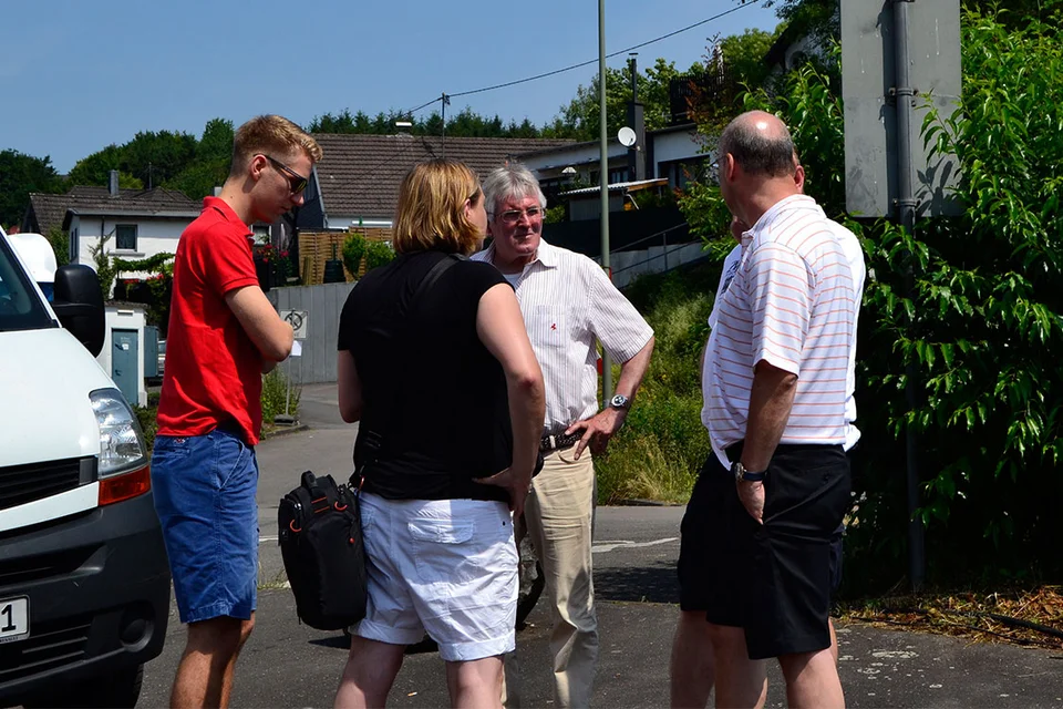 Ab 12 Uhr trudelten die ersten Presse- und Verbandsvertreter ein Ab 12 Uhr trudelten die ersten Presse- und Verbandsvertreter ein