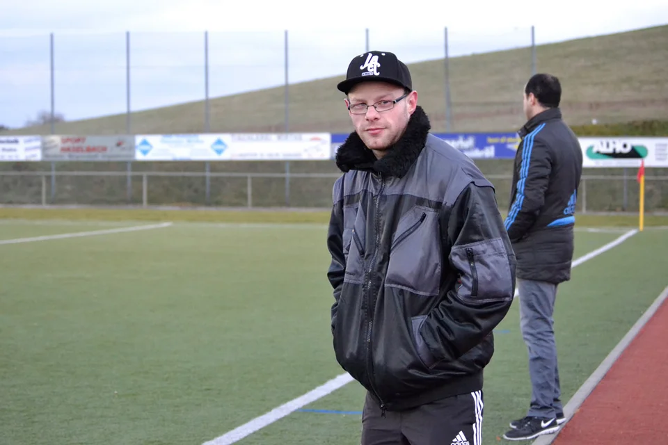 Allesfahrer: Alex Cissé Lindt reiste der Mannschaft auch bis nach Holpe hinterher Allesfahrer: Alex Cissé Lindt reiste der Mannschaft auch bis nach Holpe hinterher