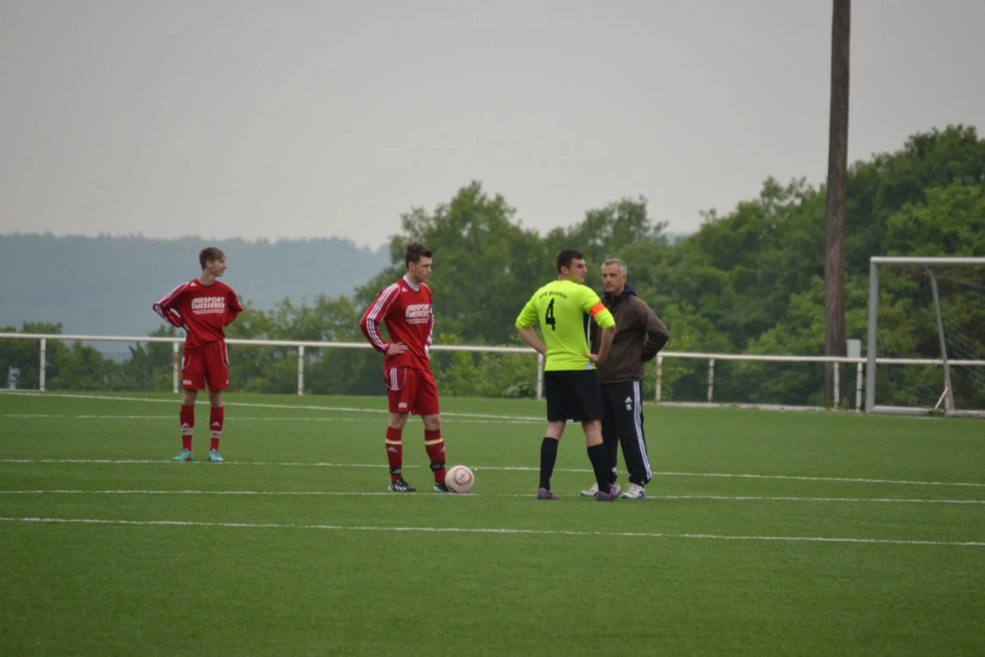 Auch dank der Entscheidungen des Schiedsrichters setzte sich Rossenbach gegen unsere U19 durch