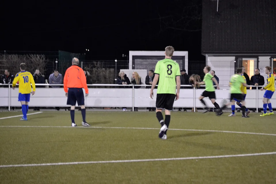 Speziell im Zentrum offenbarte der Tabellenzweite Asbachtal große Lücken Speziell im Zentrum offenbarte der Tabellenzweite Asbachtal große Lücken