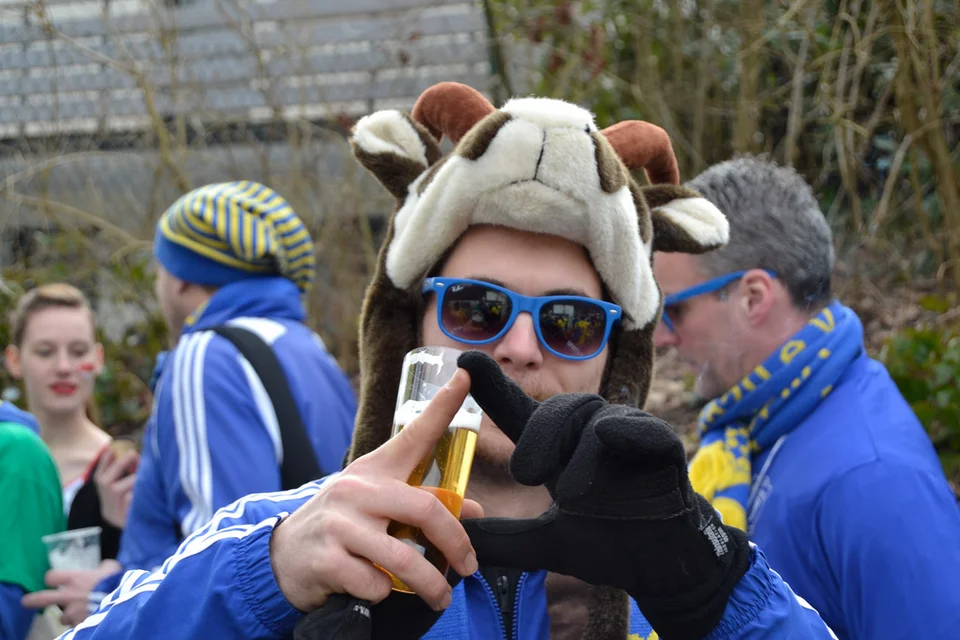 ... mit diesem Handzeichen sagen will ... mit diesem Handzeichen sagen will