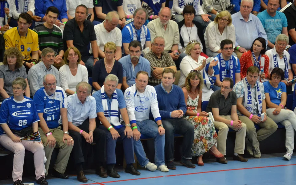 Heiner Brand und Ehefrau waren ebenfalls zu Gast in Gummersbach Heiner Brand und Ehefrau waren ebenfalls zu Gast in Gummersbach