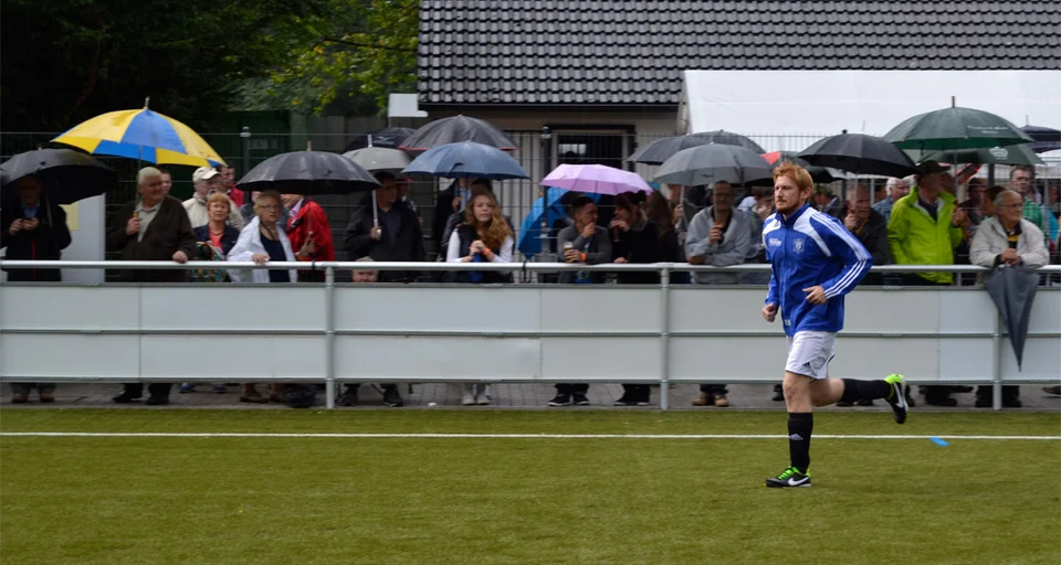 Unter den Blicken der zahlreichen Zuschauer lief Felix Draube in die Dr-Kind-Arena ein