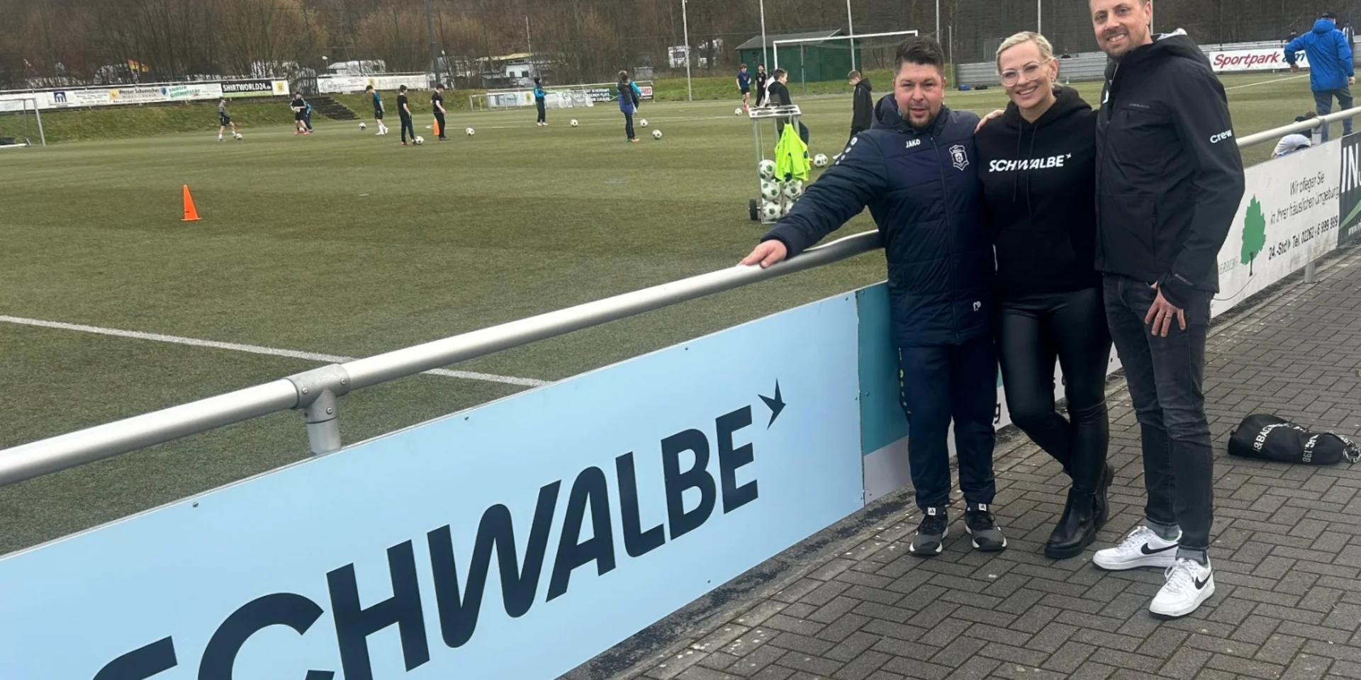 Geschäftsführer Christopher Pethe freut sich stellvertretend für den Verein über die Partnerschaft mit Schwalbe